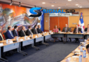 1-Valdez Albizu, Magín Díaz y Sanz Lovatón analizan la economía con los directores ejecutivos de los bancos comerciales.