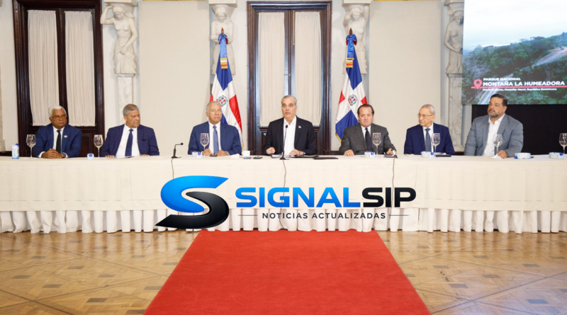 Gobierno refuerza la seguridad legal de áreas protegidas con la entrega de los primeros títulos de propiedad de Montaña La Humeadora y Loma Novillero