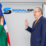 Magín Díaz toma juramento a Aileen Guzmán, quien asume nuevamente la dirección de la Unidad de Análisis Financiero